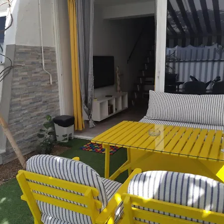 Pool View Yard Semesterbostad