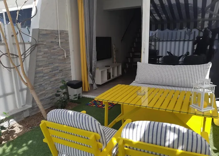 Pool View Yard Будинок відпочинку